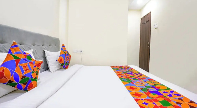 Номер Premium Fabhotel Lexus.5