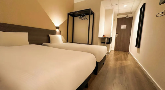 Номер Standard HOTELUX Amsterdam Airport Hotel