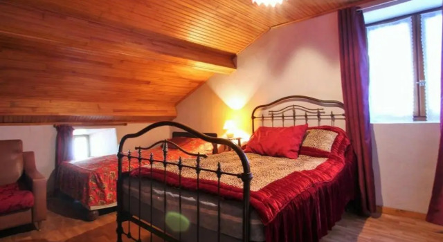 Gite Lantriac, 3 pièces, 4 personnes - FR-1-582-141, Rezervasyon Otel Lantriac Rhône-Alps