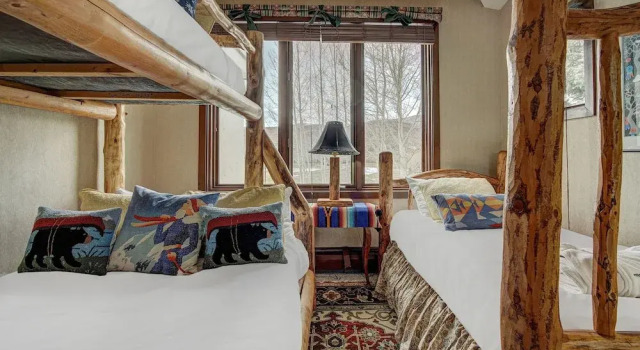 2br Condo In Arrowhead Village - 5 Minute Walk To Chairlift, Mountain Views! 2 Bedroom Condo by RedAwning, Забронировать Апартаменты/квартира Отели Бивер-Крик с завтраком, Завтраки