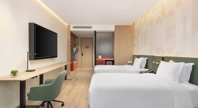 Четырёхместный номер Premium с видом на город EVEN Hotel Hangzhou West Lake by IHG
