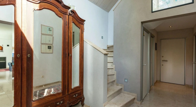 Beautiful 5 Star Villa, Rezerwuj Willa Hotele w Bruksela z parkingiem, Parking