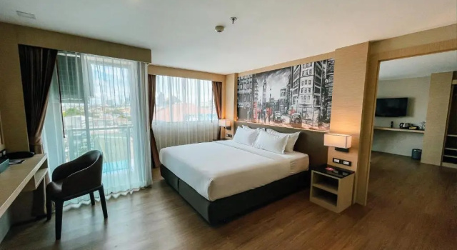 Номер Deluxe Premier Отель GLOW Pattaya