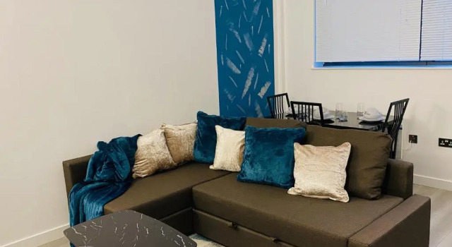 Cosy Exec Base - Entire Apartment - Home away from home by HBN