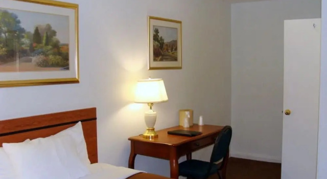 University Lodge, จอง โรงแรม Amherst แมสซาชูเซตส์