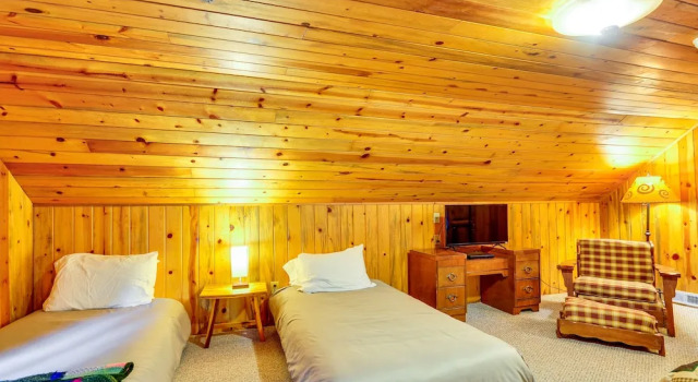 Forested 'minikahda Lodge' w/ Hot Tub Near Mt Hood, Buchen Sie Ferienhaus Rhododendron Oregon