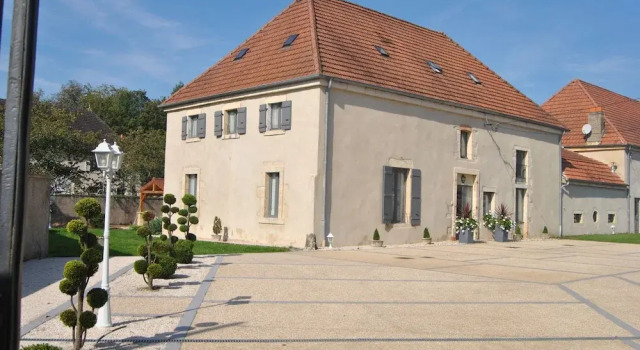 Le Domaine des Papillons, Buchen Sie Pension Grandchamp 
