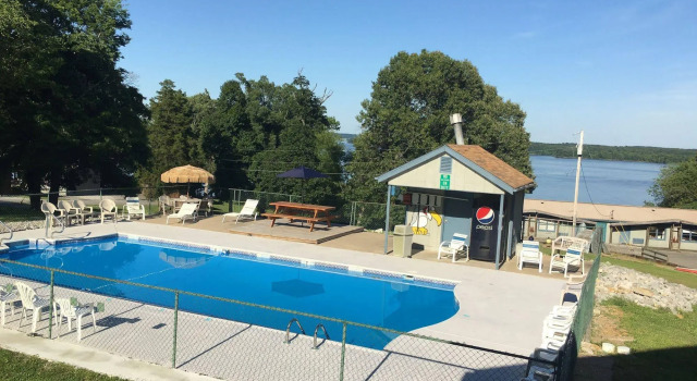 Buzzard Rock Resort, Book Ferieresort Hoteller i Kuttawa med pool, Swimmingpool