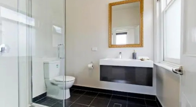 The WeareHouse in Deloraine, Book Hotel Deloraine Tasmania