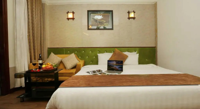 Полулюкс Hanoi Golden Lotus Hotel & Spa