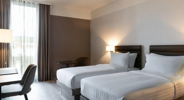 AC Hotel by Marriott Wuerzburg, Забронировать Отель Отели Вюрцбурга с завтраком, рядом с Фонтан Килиан, Завтраки