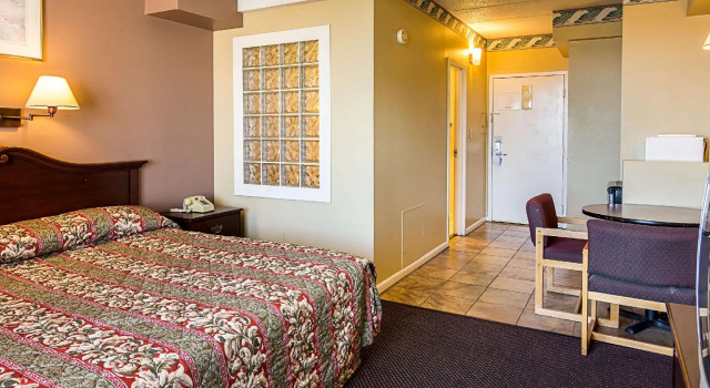 Двухместный номер Standard Red Roof Inn PLUS & Suites Virginia Beach - Seaside