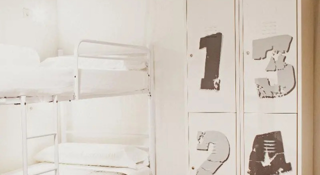 Кровать в общем номере Room Chueca