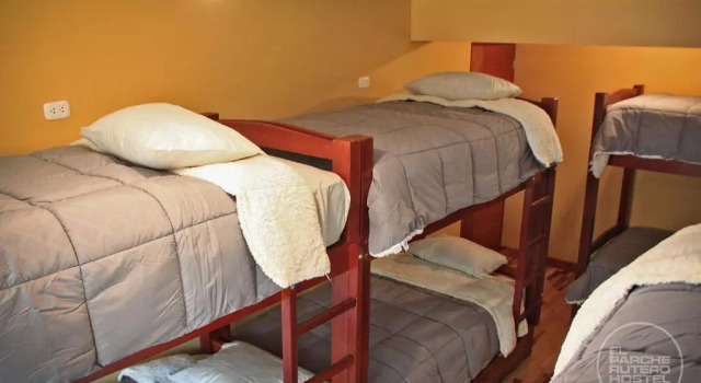 Кровать в общем номере (мужской номер) El Parche Rutero Hostel