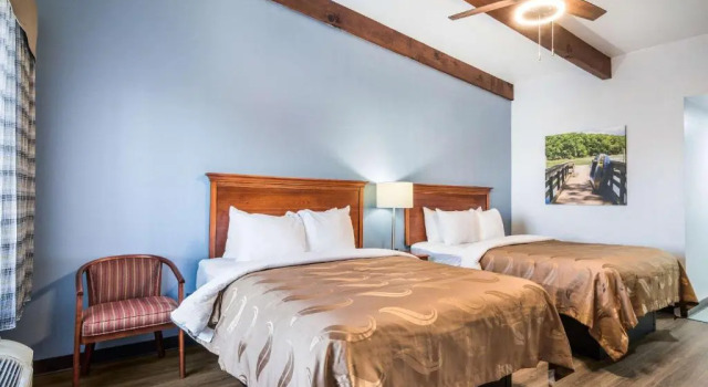Четырёхместный номер Standard Цокольный этаж Quality Inn - On The Lake Clarksville-Boydton