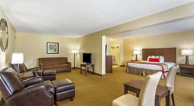 Люкс Ramada by Wyndham Houma