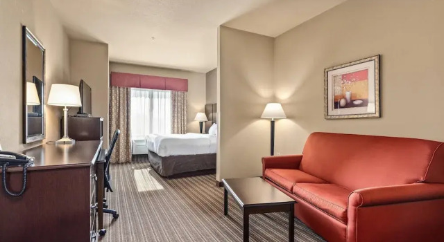 Двухместный люкс Portland Inn & Suites