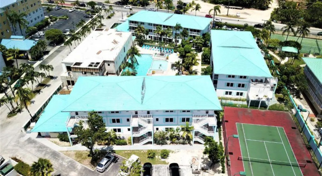 Апартаменты Seven Mile Beach Resort