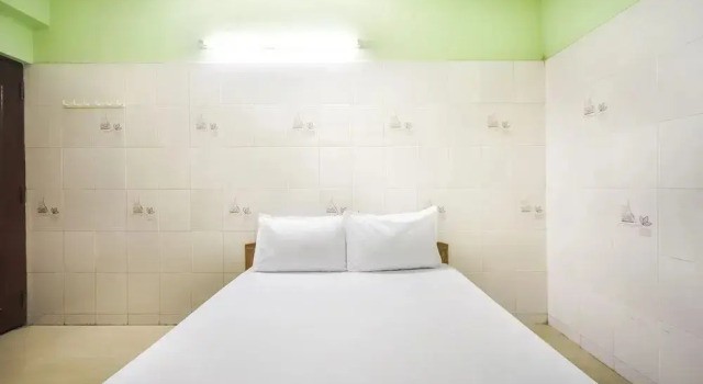 Nice Guest House by OYO Rooms, Забронировать Гостевой дом Гостевые дома Ченнаи, рядом с Торговый центр Spencer Plaza, Гостевой дом