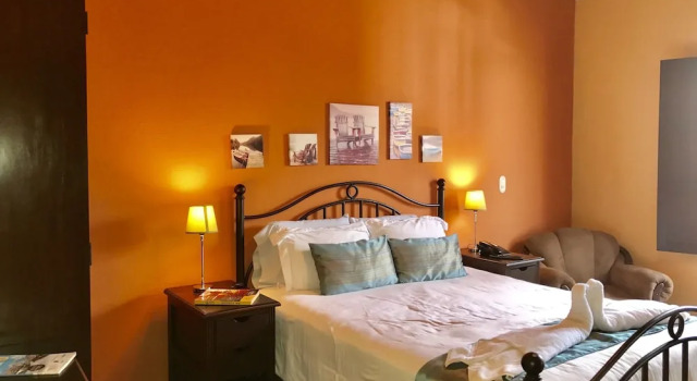 Casas Las Margaritas en Apart Hotel Las Clarisas, Book Hotel Hotels in Zacatepeques with Parking, Parking