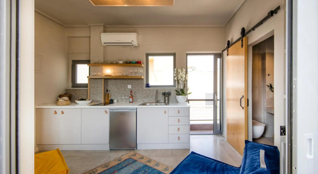 Sunny Loft with Acropolis View