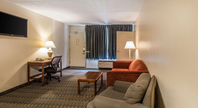 Quality Inn & Suites Easley - Greenville, Prenota Hotel Easley 