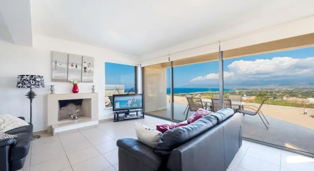 Villa Tavrou Dyo - Luxury 3 Bedroom Latchi Villa With Private Pool - Stunning Sea Views, Prenota Villa Hotel a Neo Chorio con parcheggio, Parcheggio