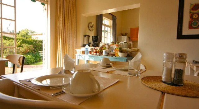 Melville Manor Guest House, Забронировать Гостевой дом Отели Йоханнесбург с парковкой, рядом с University of Johannesburg, Парковка