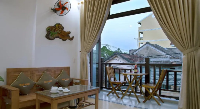 Люкс с балконом Smart Garden Homestay