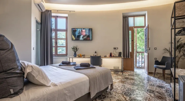 Двухместный номер Premier с балконом Casa Poli Suites