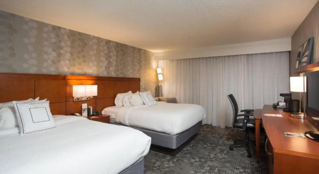 Четырёхместный номер Standard Courtyard by Marriott Boston Westborough