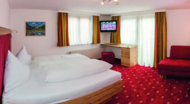 Трёхместный номер Standard с балконом Hotel Neuwirt