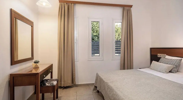 Трёхместные апартаменты с балконом Nontas Suites