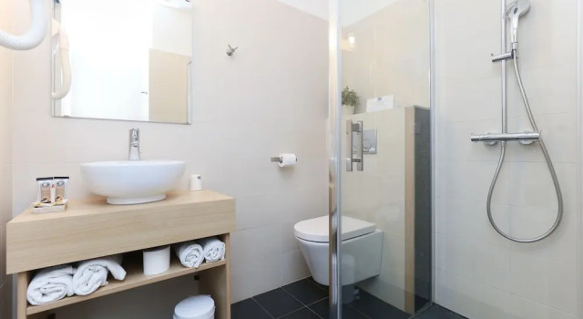 Двухместный номер Standard с балконом Hotel Méditerranée