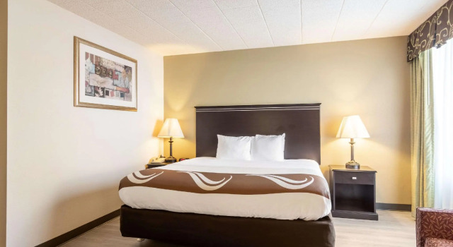 Люкс c 1 комнатой Quality Inn & Suites Indiana South