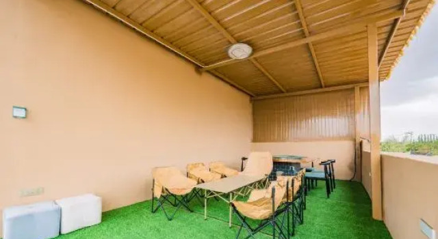 Zhongwei Huazhi Homestay (Shapotou Scenic Area Branch), Забронировать Отель Чжунвэй Нинся