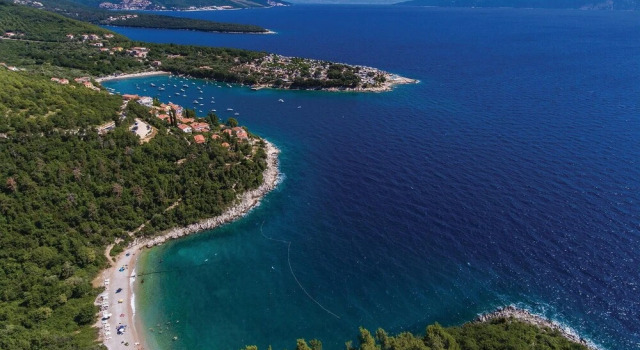 Beautiful Home in Rabac With Wifi and 1 Bedrooms, Забронировать Отель Отели Рабац с парковкой, рядом с Пляж Гиранделла – Рабац, Парковка