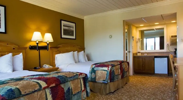 Четырёхместный номер Standard Weathervane Terrace Inn and Suites