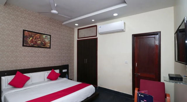 OYO 16499 Hotel Moti Dungri Palace