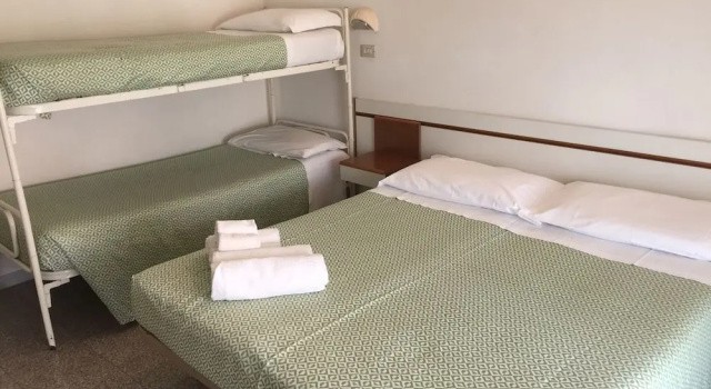 Четырёхместный номер Standard Hotel Angela