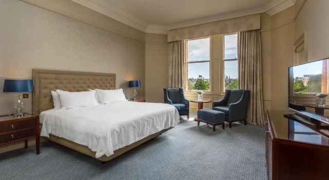 Люкс с 2 комнатами The Caledonian Edinburgh, Curio Collection by Hilton