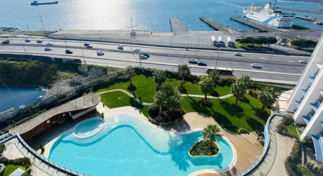 Luxury 2 Room Suite Apartment With Seaview In Center, Varaa Huoneisto Hotellit Marmara-alue pysäköinnillä, Pysäköinti