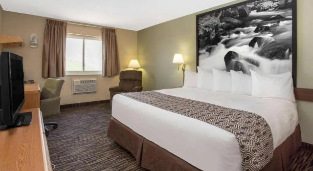 Номер Standard Super 8 by Wyndham Lewistown