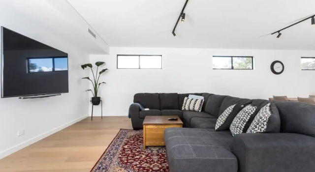 Коттедж Bluff Street Home by the BnB Collection