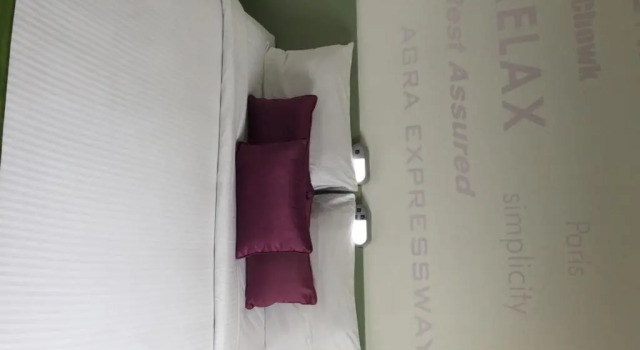 Номер Standard Hotel Caspia Pro Greater Noida