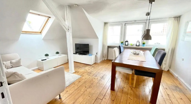 Schönes City-Apartment mit 2 Schlafzimmer, Parkplatz, ruhig und hell, D46-DG, Varaa Huoneisto Oldenburg 