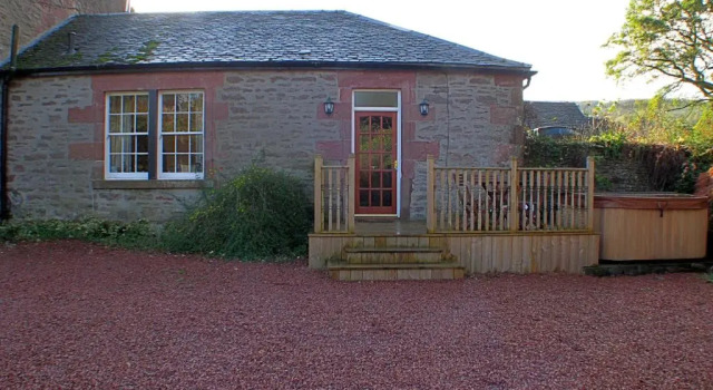 Коттедж с 2 комнатами Auchendennan Luxury Self Catering Cottages