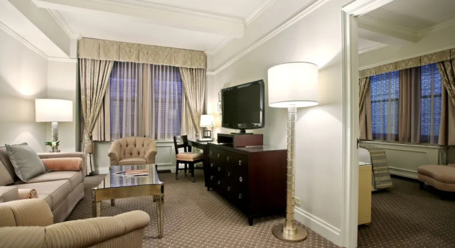 Четырёхместный люкс Premier с видом на город Warwick New York