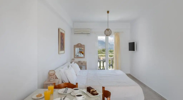 Студия Pernari Apartments