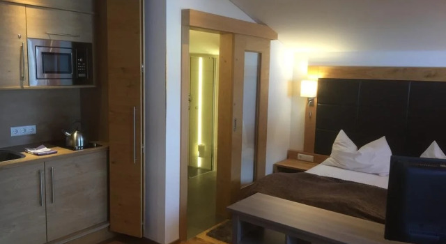 Aparthotel Rubinius, Забронировать Апарт-отель Бизнес-отели Ваграйн, рядом с Гондольный подъемник Графенбергбан, 4* 5*